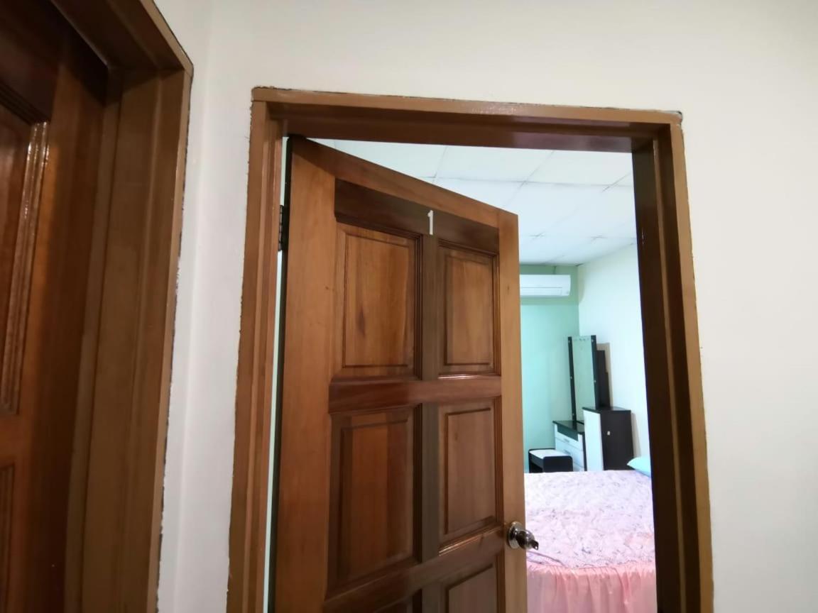 Cosy Homestay 울루티람 외부 사진