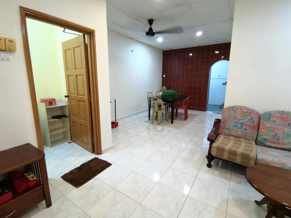 Cosy Homestay 울루티람 외부 사진