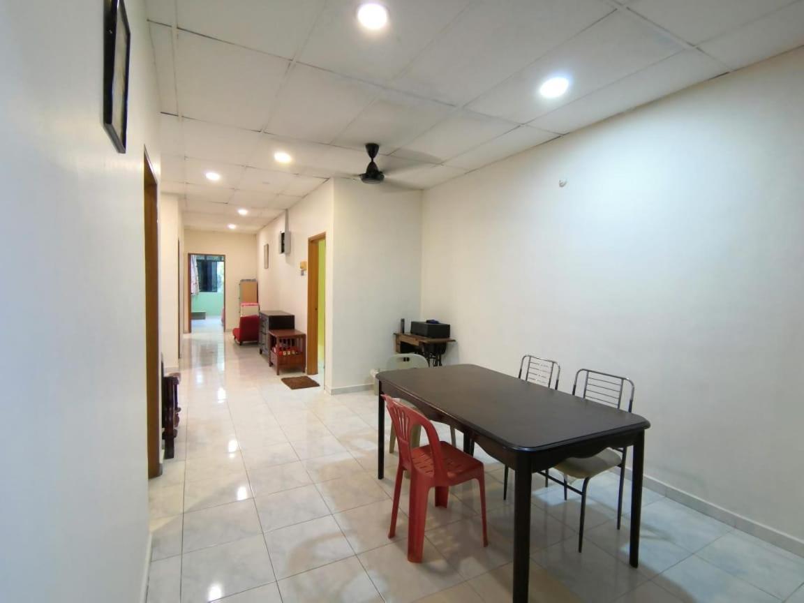 Cosy Homestay 울루티람 외부 사진